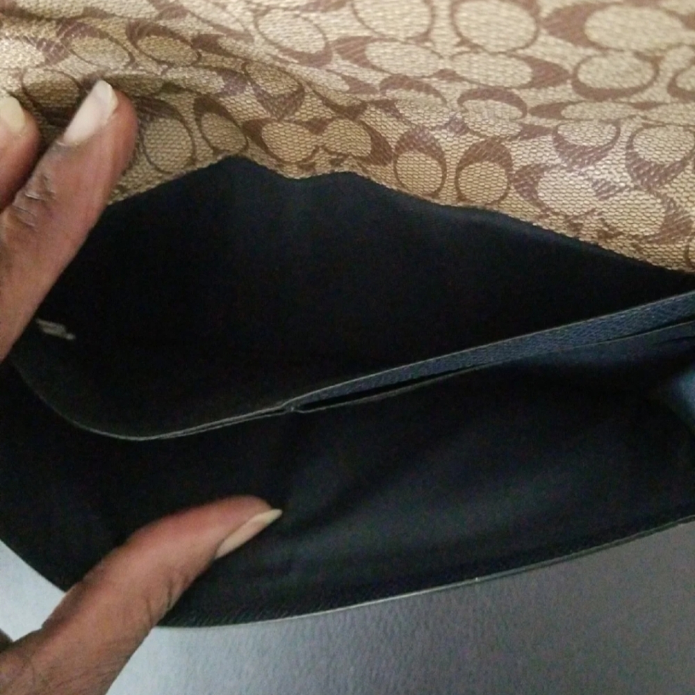 Wallets - Picture 11 of 11